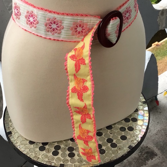 Hadley Pollett Zinnia Embroidered O-ring Belt Reversible Adjustable Adorable - Picture 9 of 12